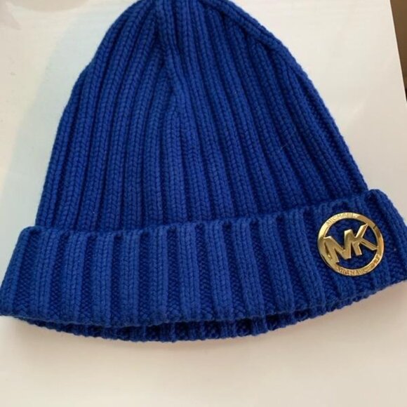 MICHAEL Michael KORS Bright Cobalt Ribbed Beanie Hat with Gold Metal Logo - Picture 3 of 6